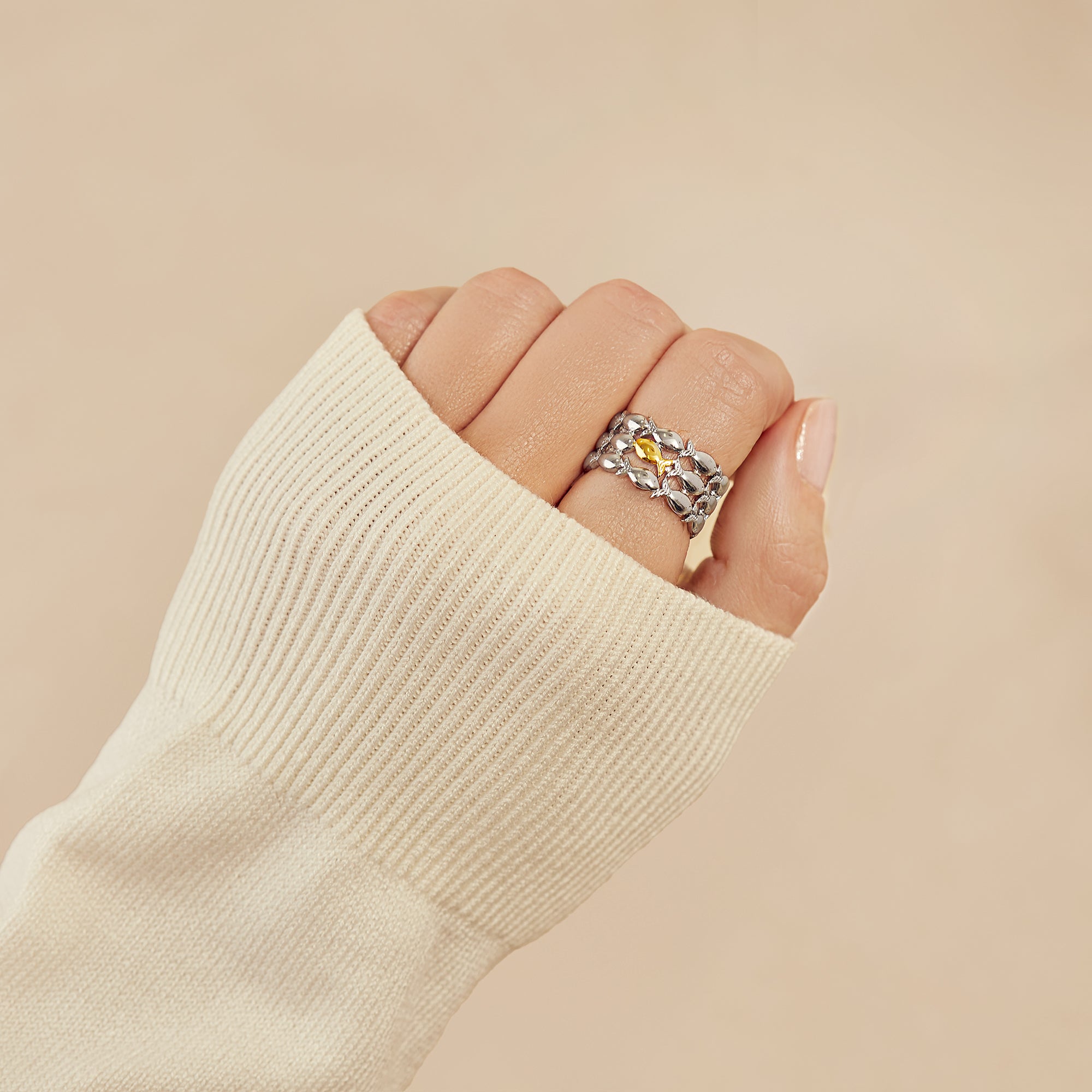 Pierścionek "Płyń Pod Prąd"